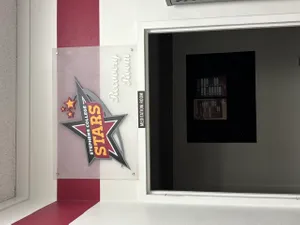 CustomSocksNow.Com - 3D Acrylic Signs