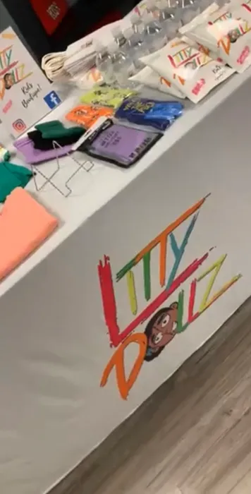CustomSocksNow.Com