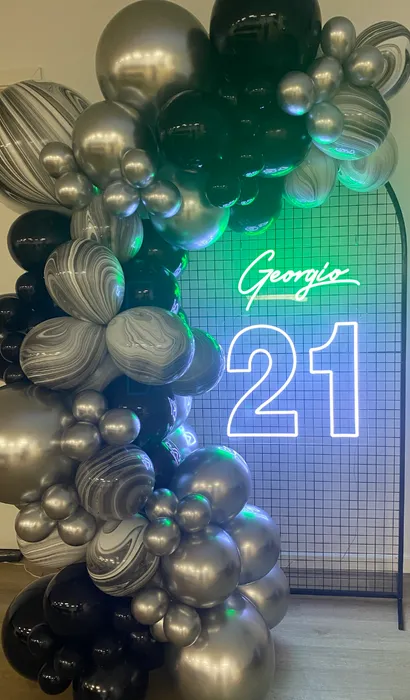 CustomSocksNow.Com - Custom Neon Sign