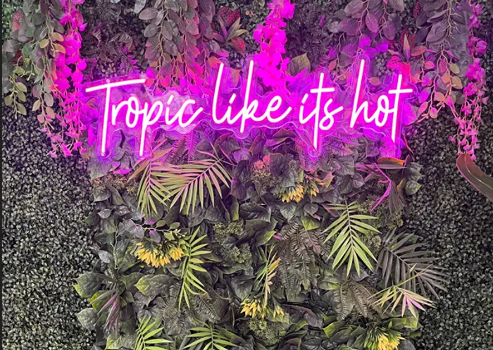 CustomSocksNow.Com - Custom Neon Sign