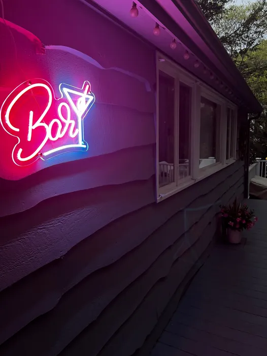 CustomSocksNow.Com - Oh Cocktail Bar Neon Sign