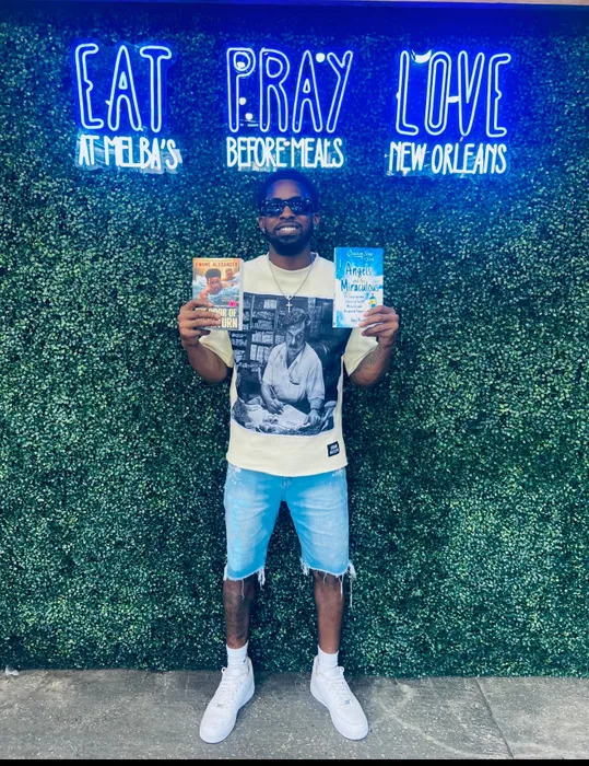 CustomSocksNow.Com - Artwork Neon Sign