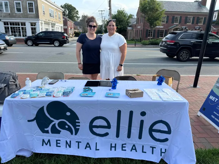 CustomSocksNow.Com - Custom Rectangle Table Covers