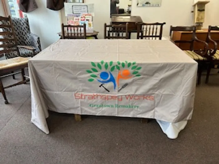 CustomSocksNow.Com - Custom Rectangle Table Covers