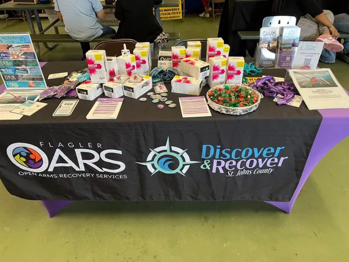 CustomSocksNow.Com - Table Runner