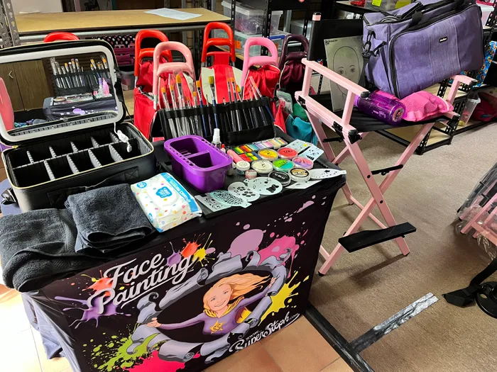 CustomSocksNow.Com - Custom Square Table Covers