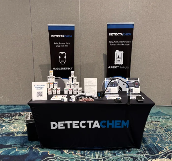 CustomSocksNow.Com - Custom Rectangle Table Covers