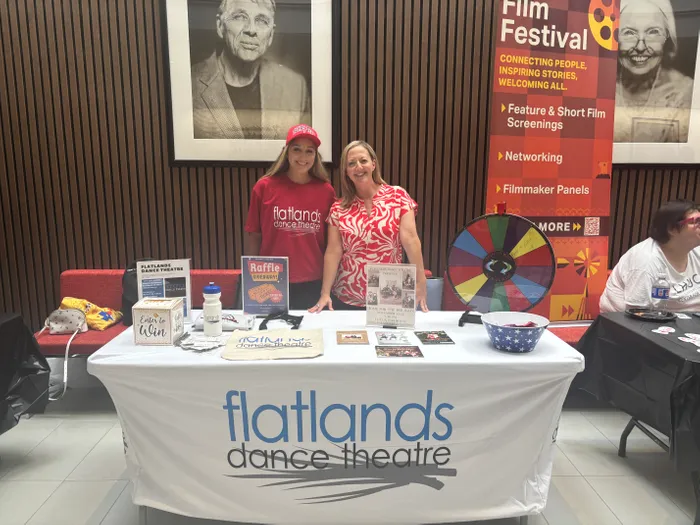 CustomSocksNow.Com - Custom Rectangle Table Covers