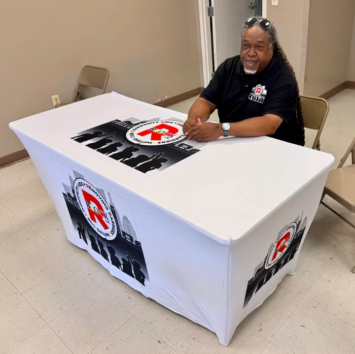 CustomSocksNow.Com - Custom Rectangle Table Covers