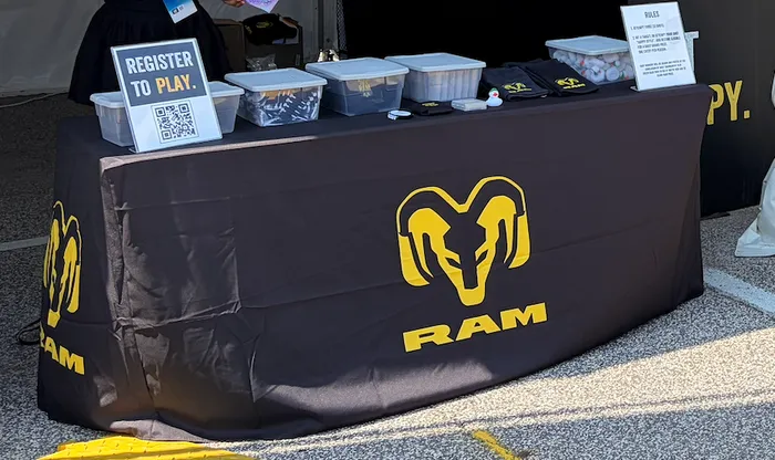 CustomSocksNow.Com - Custom Rectangle Table Covers