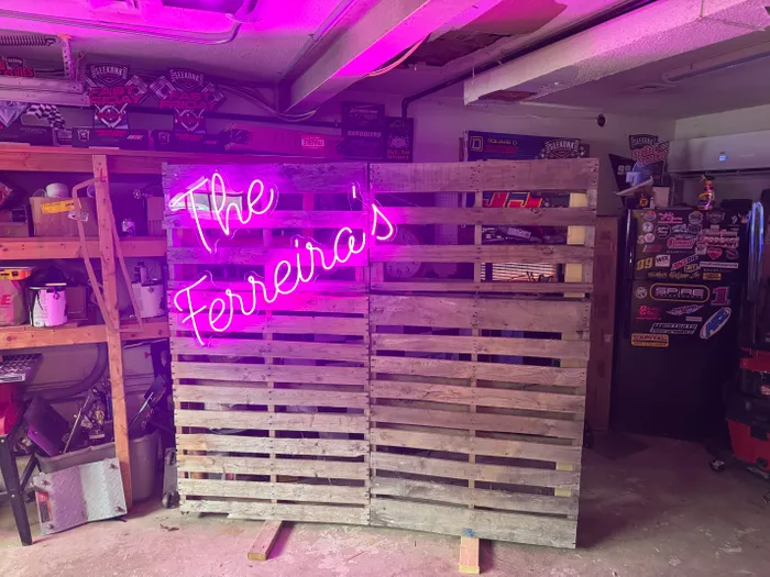 CustomSocksNow.Com - Custom Neon Sign